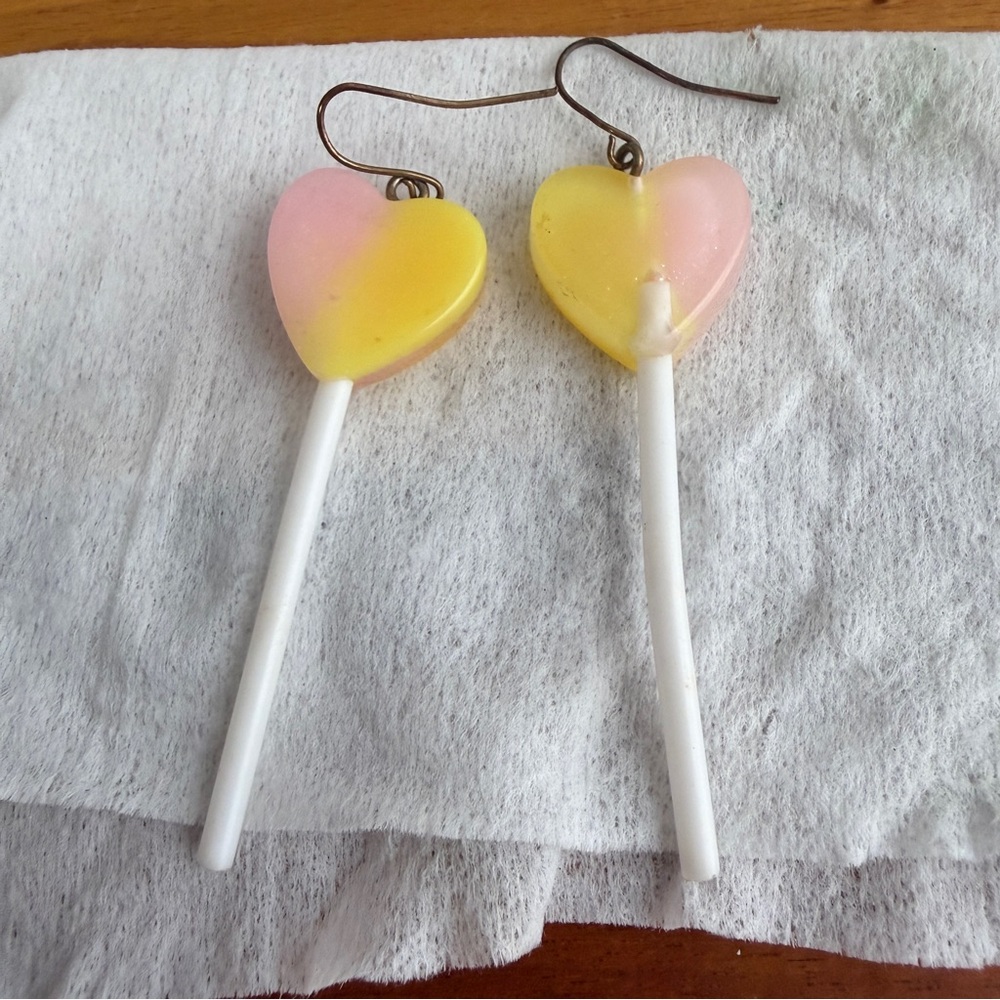 Hot Topic yellow pink lollipop dangle pierced earrings